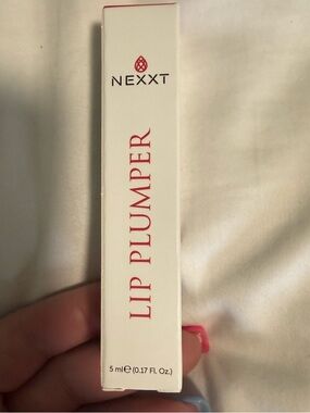 Nexxt Lip Plumper/Moisture Balm NWB!